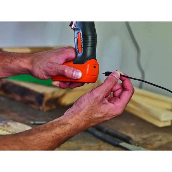 Black & Decker: BDCD8GPA 14 Pieces 7.2V Li-Ion Orange Cordless Drill Kit - Image 3